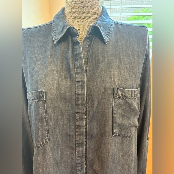 CHICO CLASSIC CHAMBRAY/DENIM LIGHTWEIGHT SHIRT Sz.3. Everyday wear, classic. - Picture 2 of 7